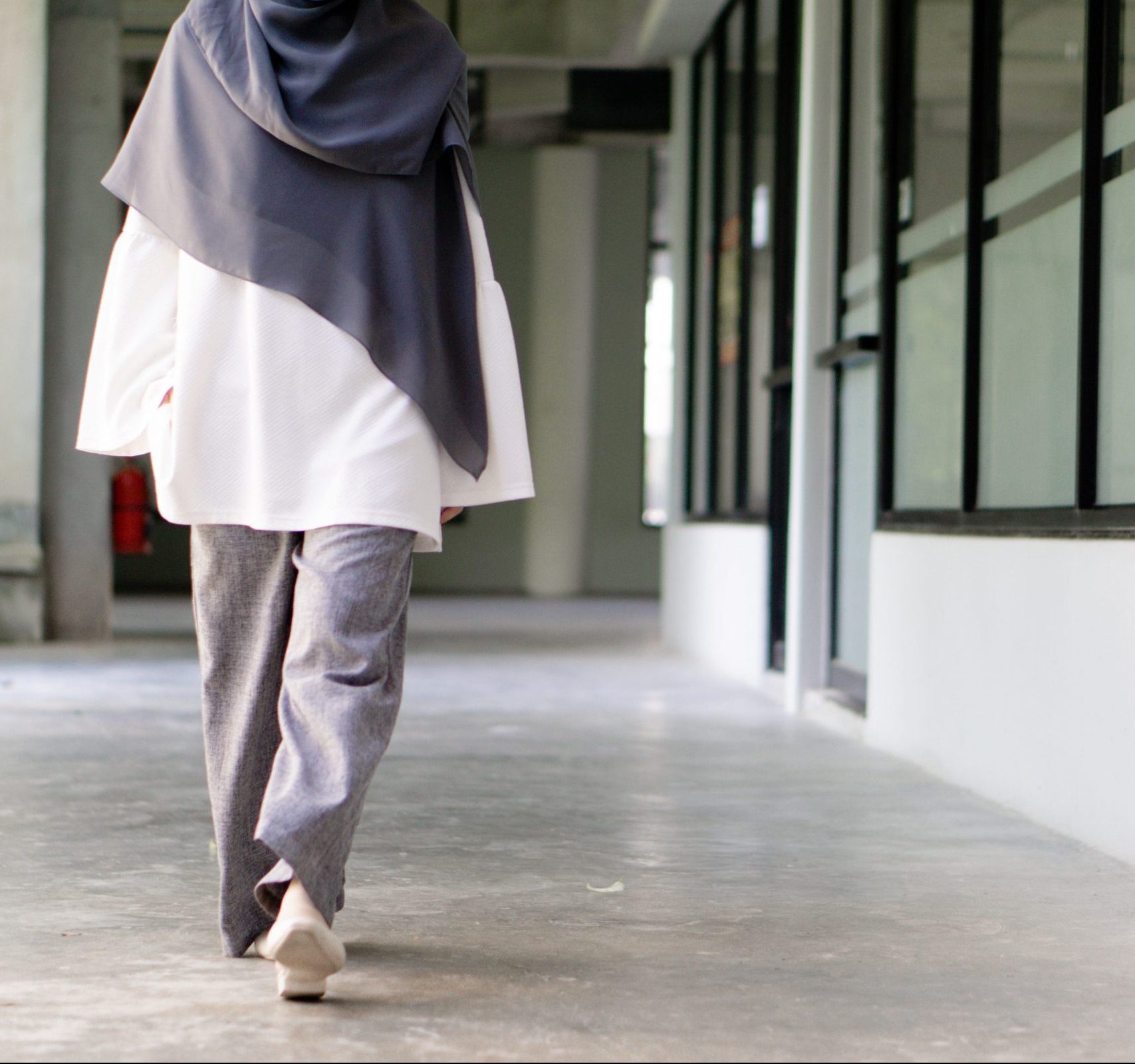 Safiyyah Loose Pants - Image 3